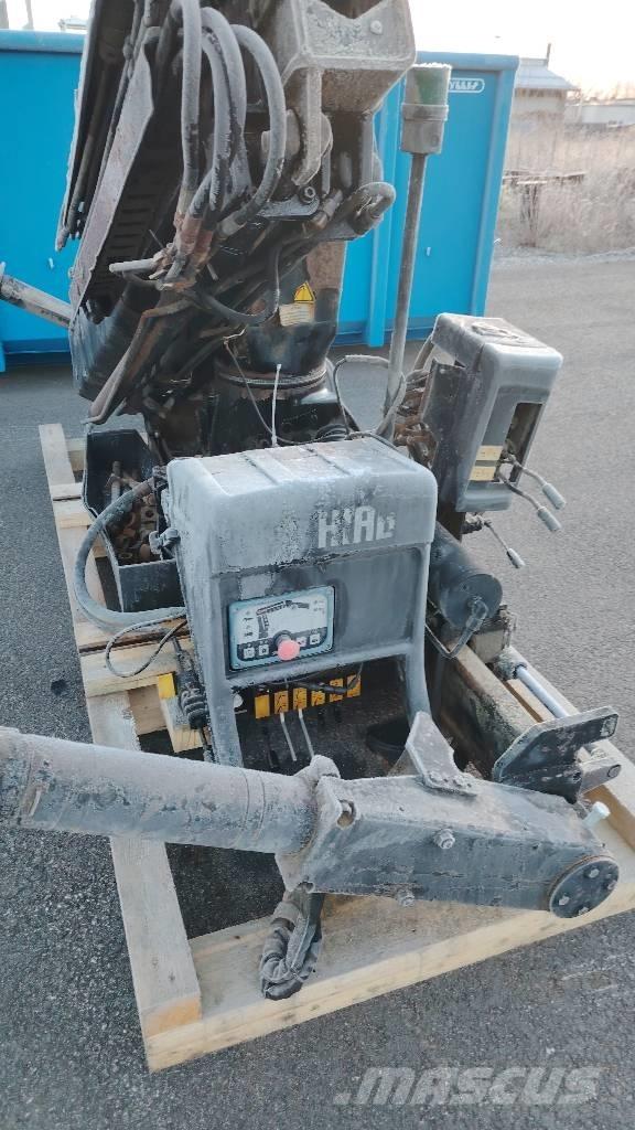 Hiab 122 B-2 HiDuo 随车折臂吊