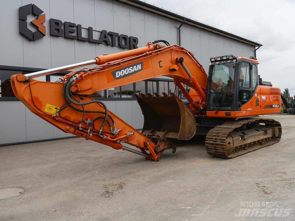 Doosan DX 255 LC-3 履带挖掘机