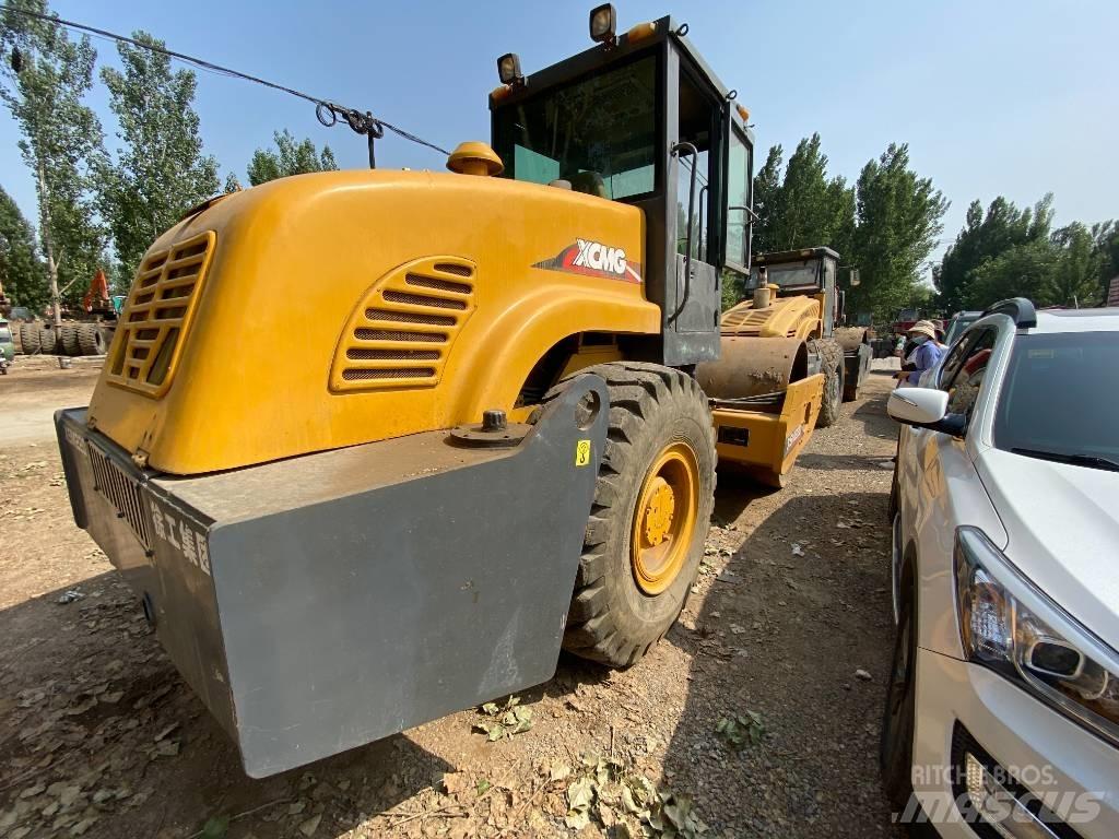 XCMG XSM220 单轮压路机