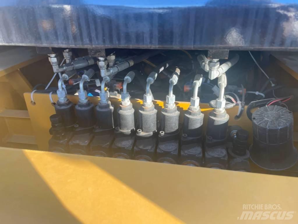 CAT 420 F 反铲装载机