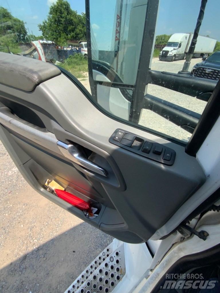 Kenworth T 680 牵引车