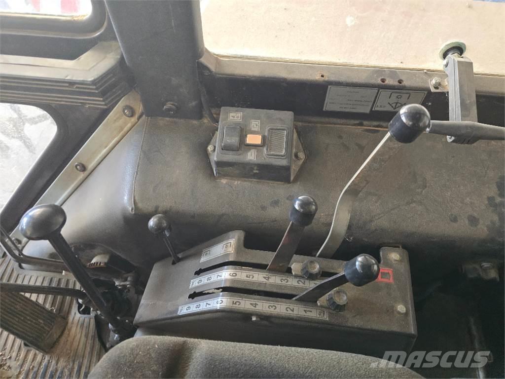 Belarus MTS 1025 拖拉机/农用车