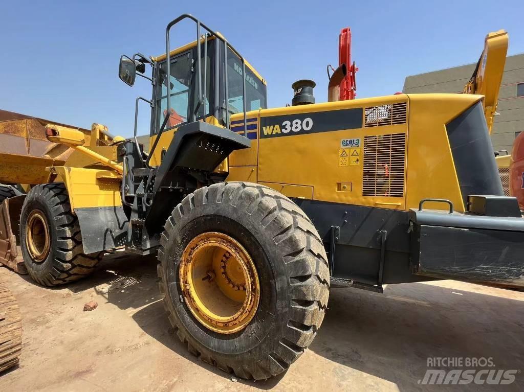 Komatsu WA 380 轮式装载机