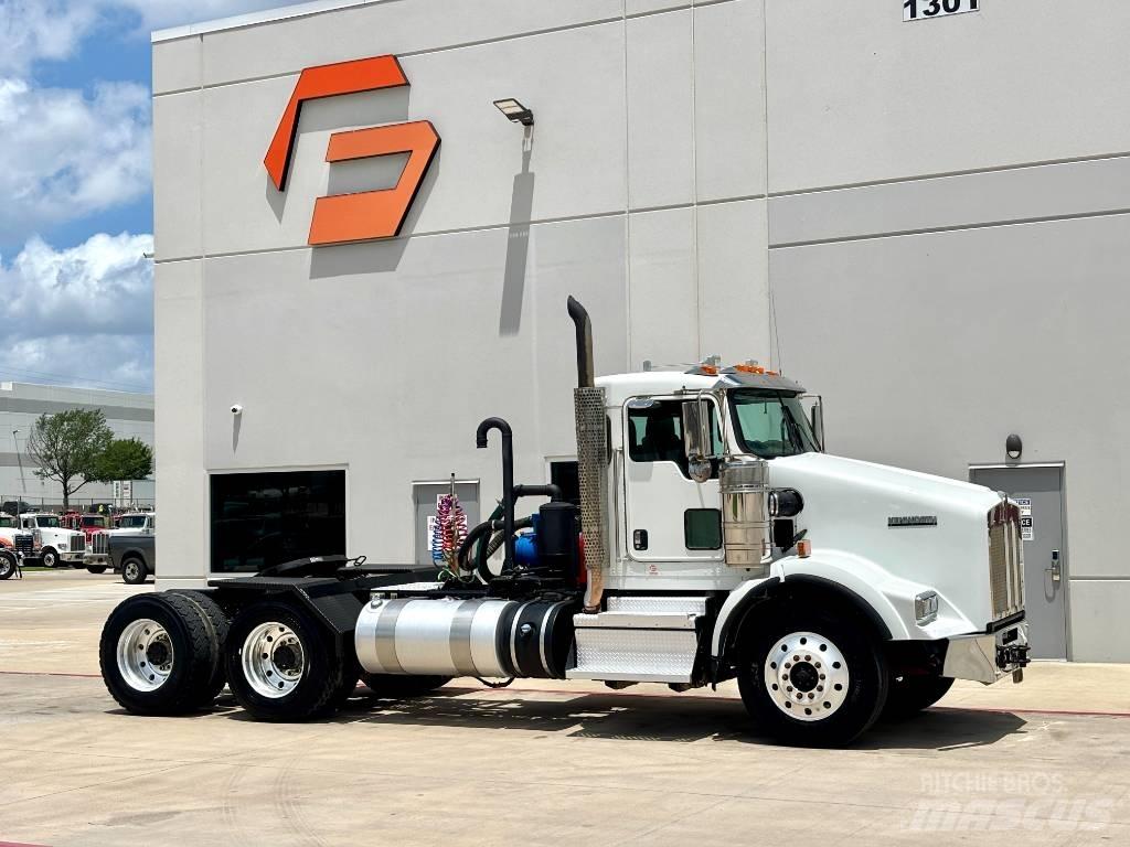Kenworth T 800 牵引车