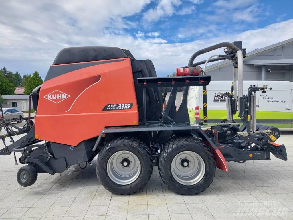 Kuhn VBP 2265 圆捆打捆机