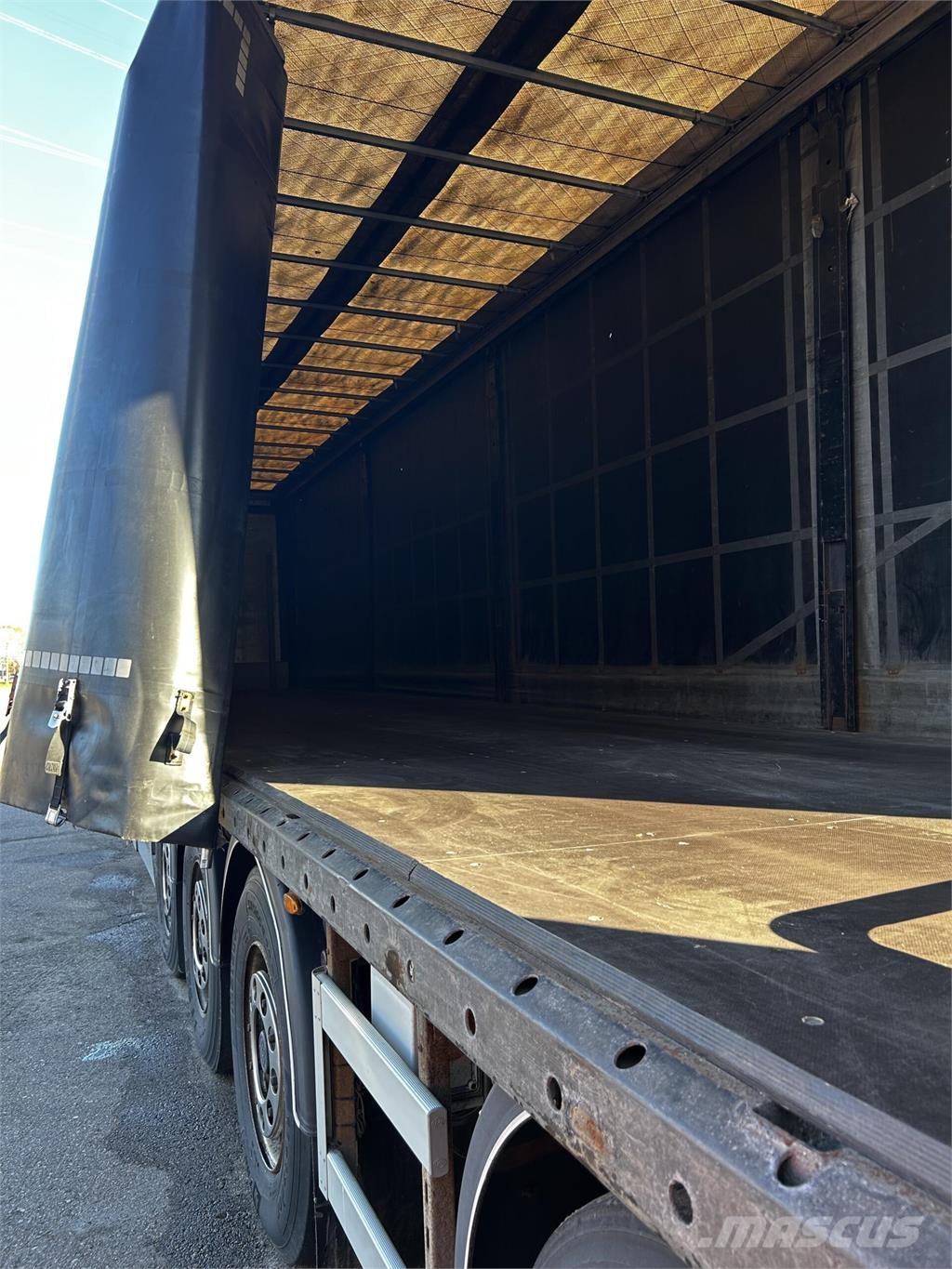 Nordic Trailer  侧帘半挂车