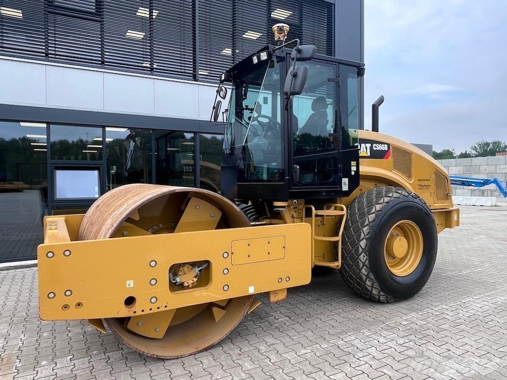 CAT CS66B 单轮压路机