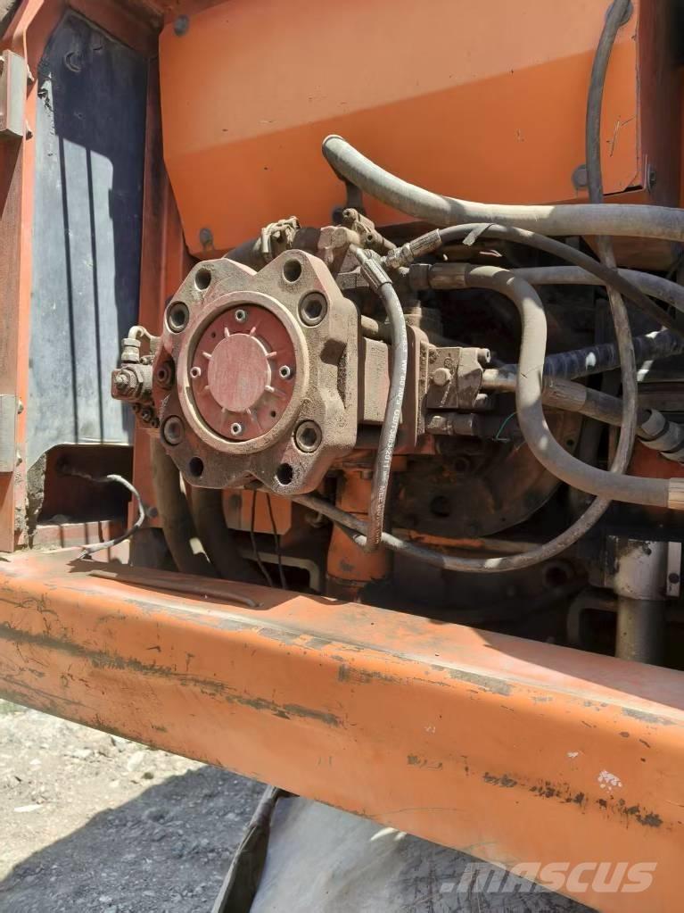 Doosan DH210W-7 轮式挖掘机