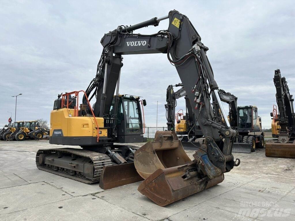 Volvo ECR235EL 履带挖掘机