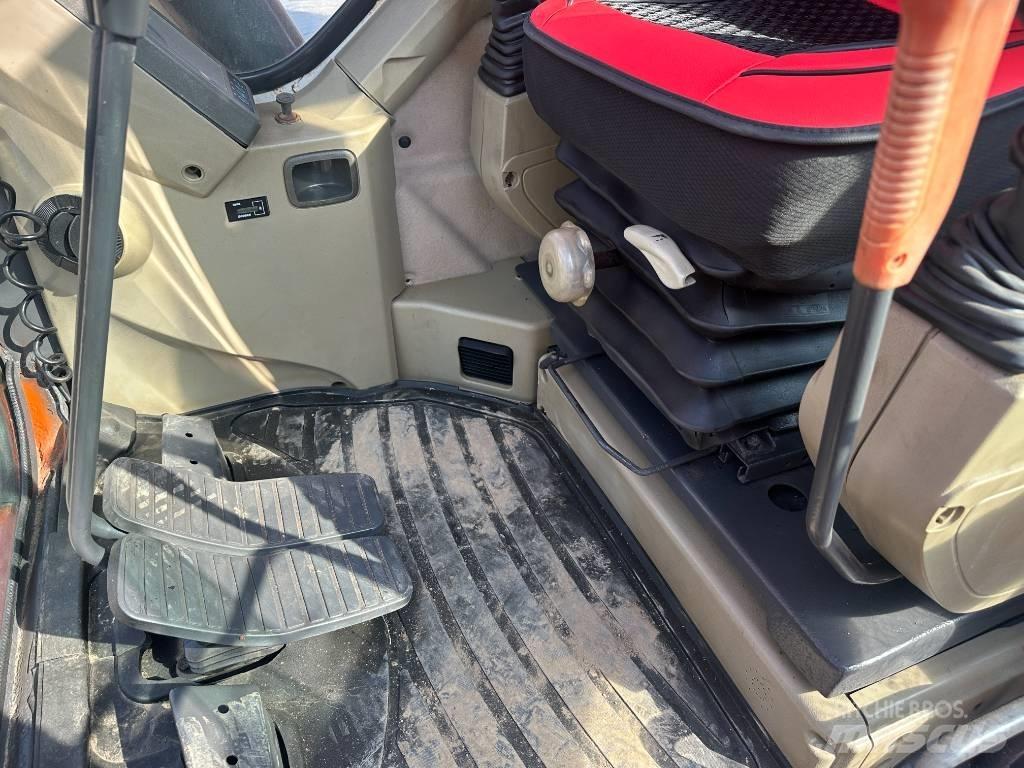 Doosan DX 300 LC 履带挖掘机