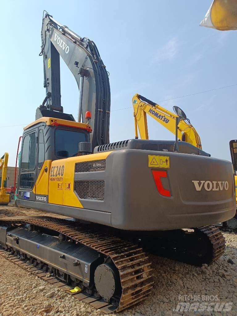 Volvo EC 240 履带挖掘机