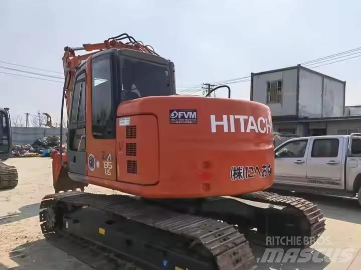 Hitachi ZX135 履带挖掘机