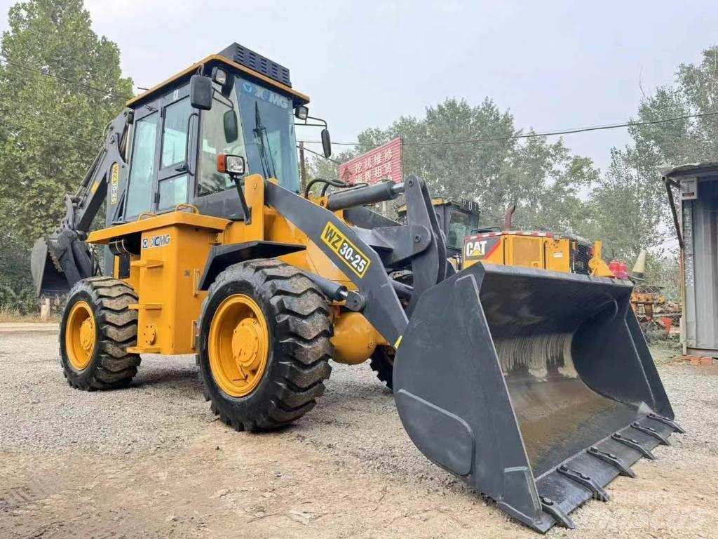 XCMG WZ 30-25 反铲装载机