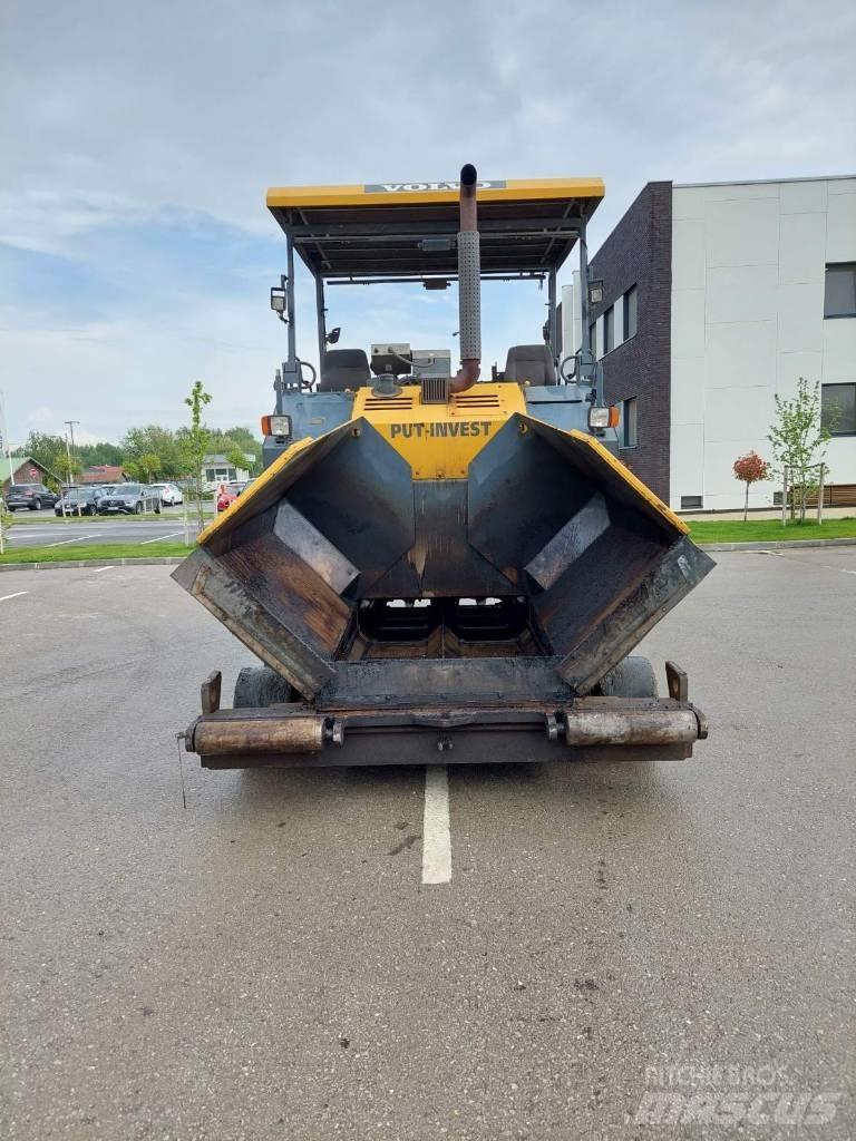 Volvo ABG 6870 沥青摊铺机