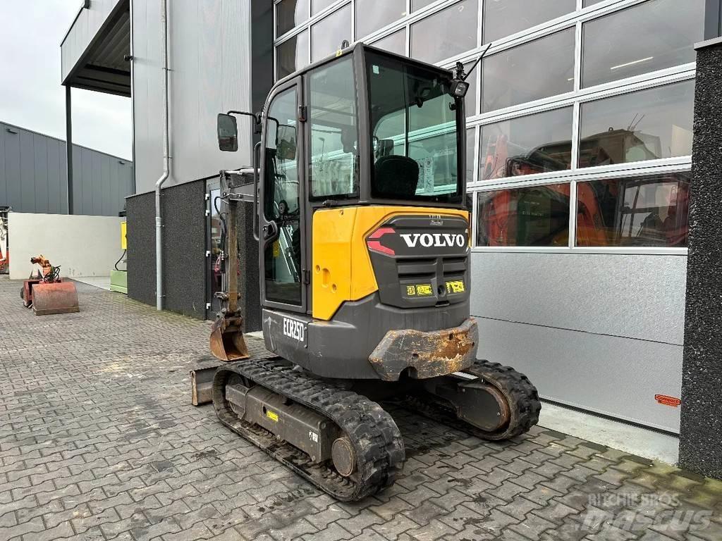 Volvo ECR25D 小型挖掘机
