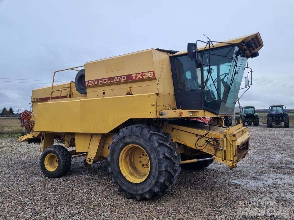 New Holland TX 36 联合收割机