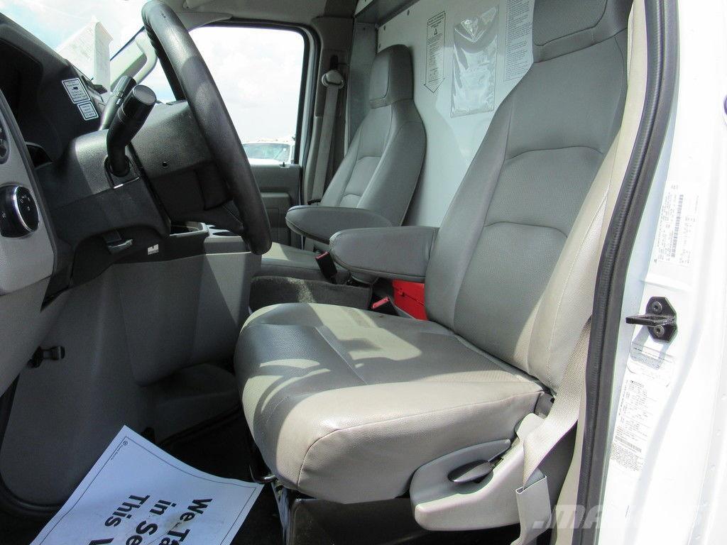Ford E-350 厢式货车