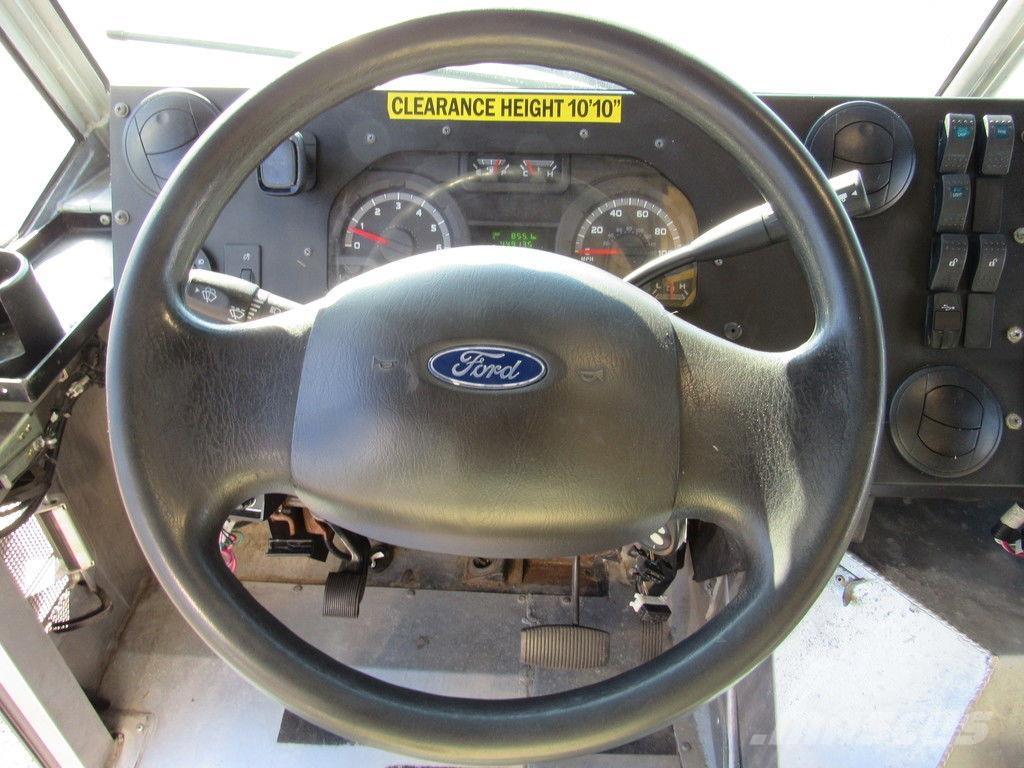 Ford E-450 厢式货车