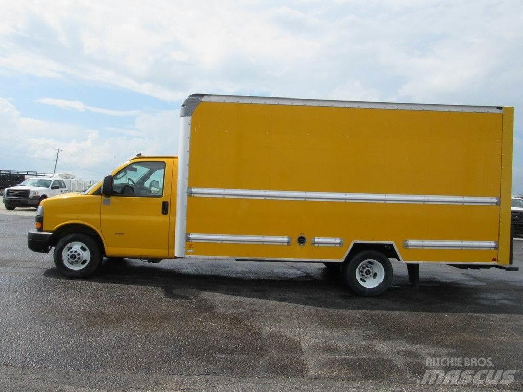 GMC Savana 3500 厢式货车