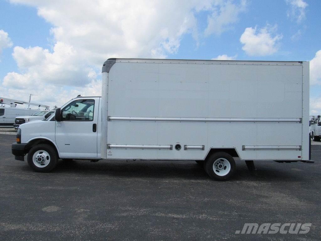 GMC Savana 3500 厢式货车