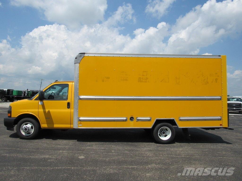 GMC Savana 3500 厢式货车
