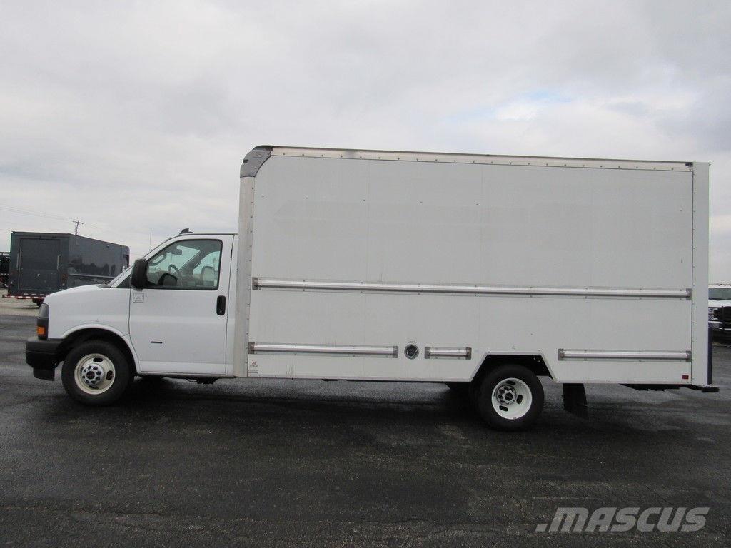 GMC Savana 3500 厢式货车