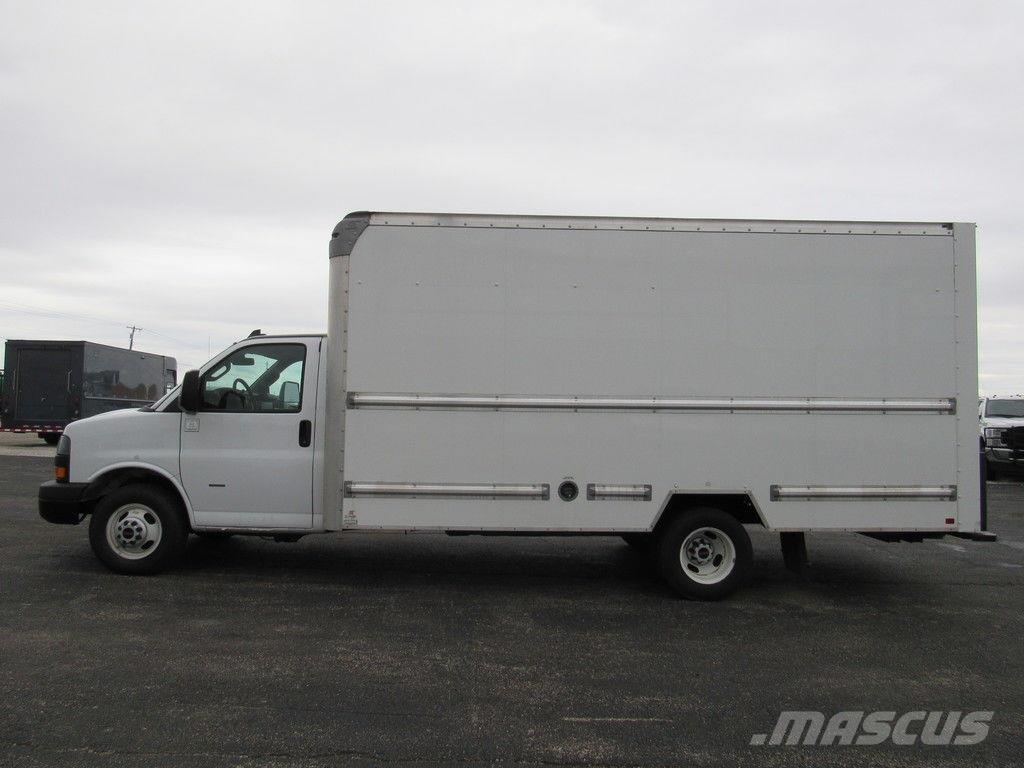 GMC Savana 3500 厢式货车