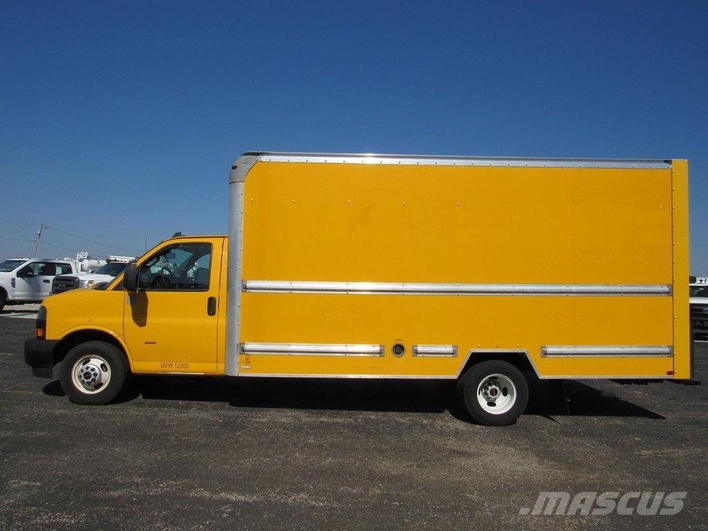 GMC Savana 3500 厢式货车