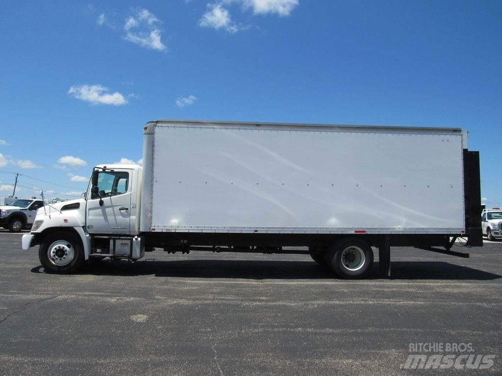 Hino 338 厢式货车