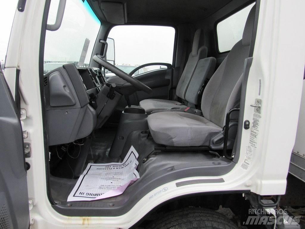 Isuzu NPR 厢式货车