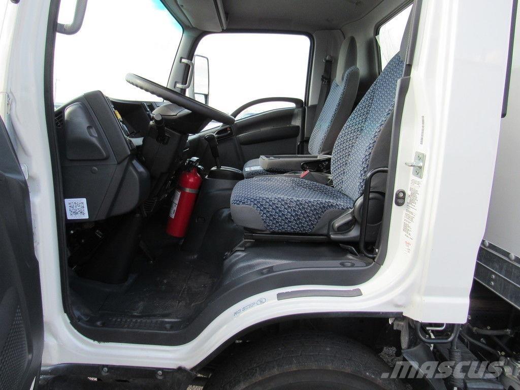 Isuzu NPR XD 厢式货车