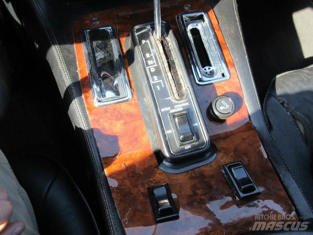Jaguar XJ 汽车