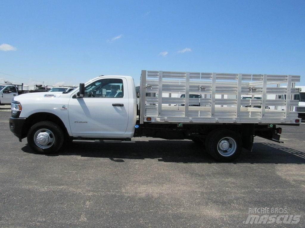 RAM 3500 平板栏板货车