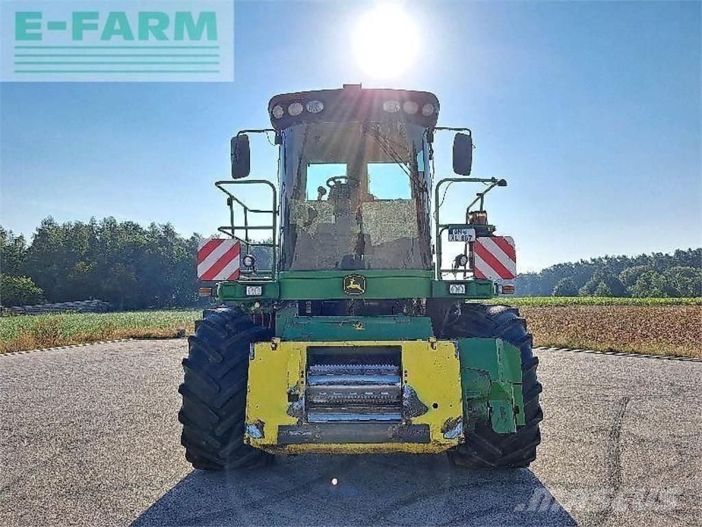 John Deere 7750 自走式青贮饲料收割机