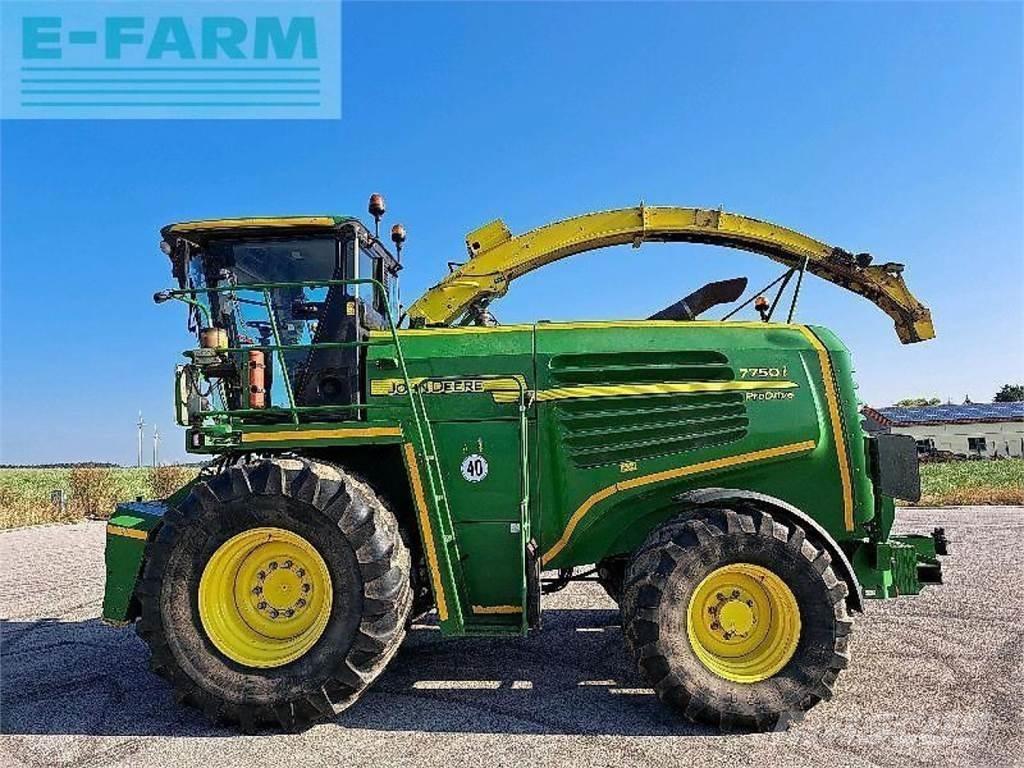 John Deere 7750 自走式青贮饲料收割机