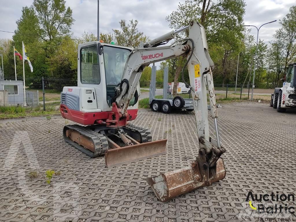Takeuchi TB228 小型挖掘机