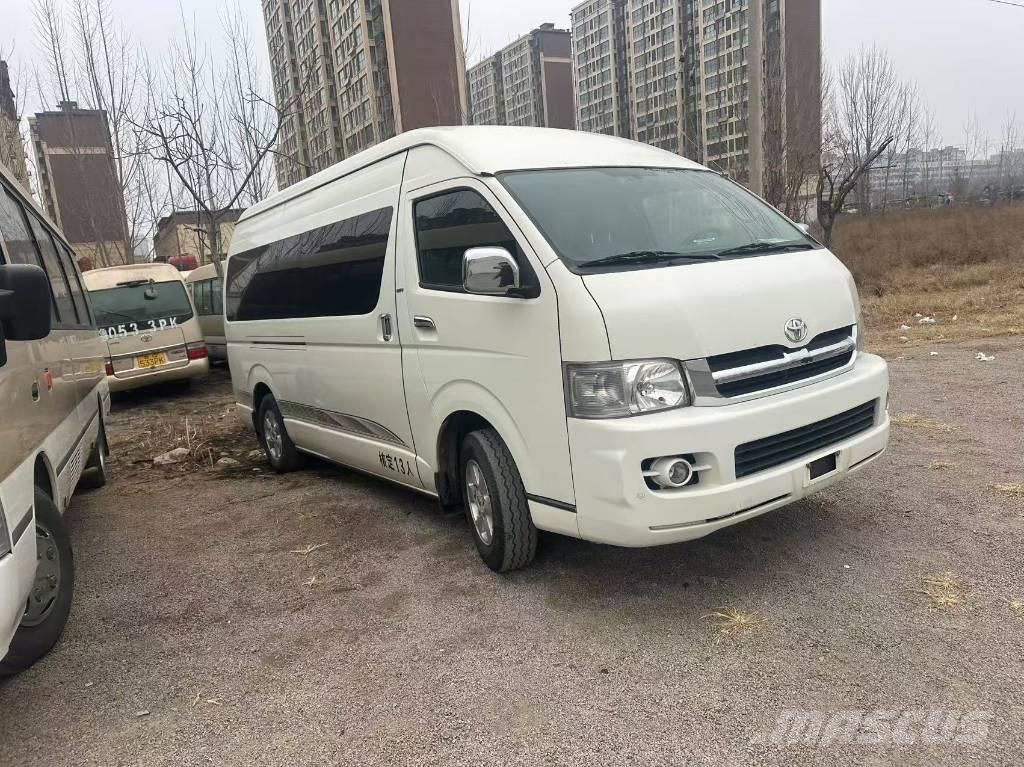 Toyota Hiace 公路客运汽车