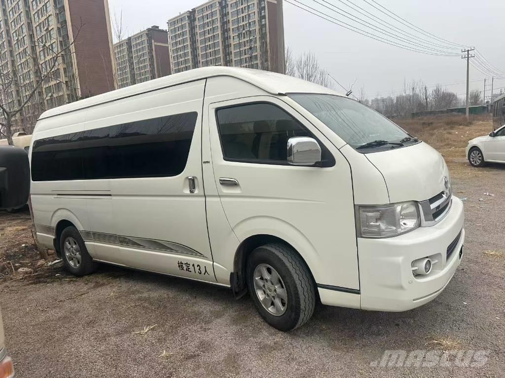 Toyota Hiace 公路客运汽车