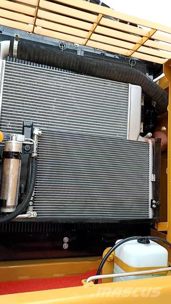 CAT 320DL 履带挖掘机