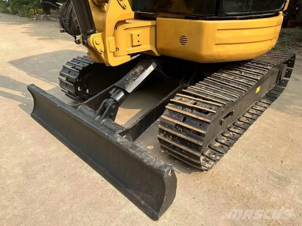 CAT 303 CR 小型挖掘机