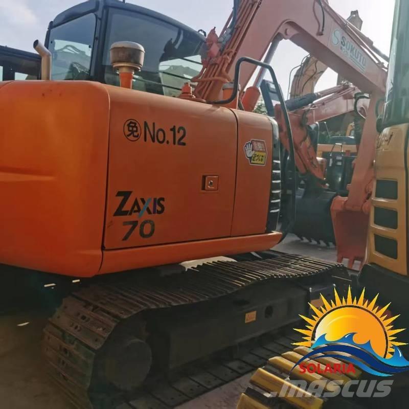 Hitachi ZX 70 中型挖掘机