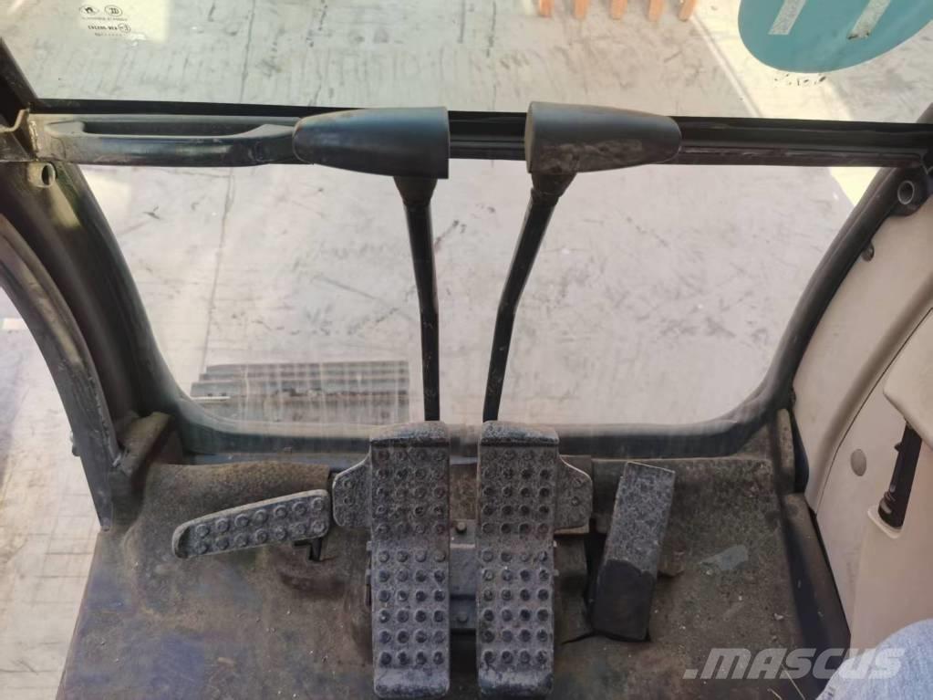 Hitachi ZX 70 中型挖掘机