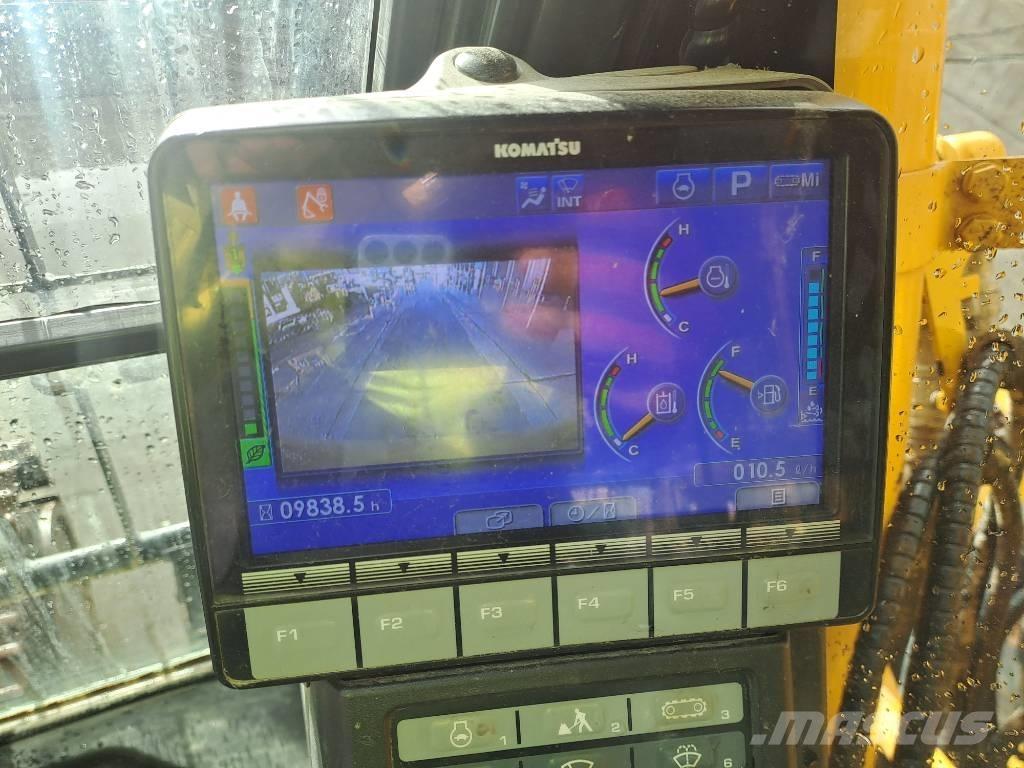 Komatsu PC490LC-11 履带挖掘机