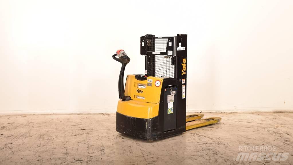 Yale MS 14 AC 手推堆垛车