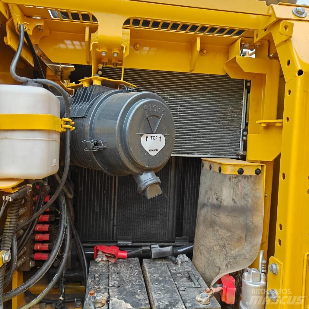 Komatsu 130-7 履带挖掘机
