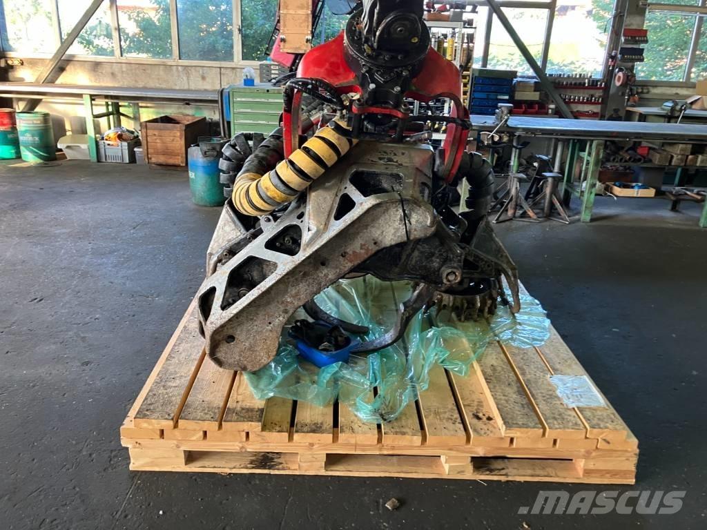 Komatsu 365.1 打枝机