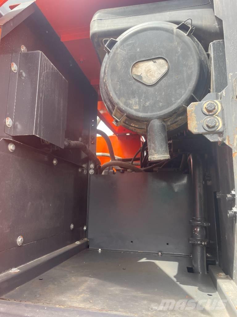 Hitachi ZX 240 履带挖掘机