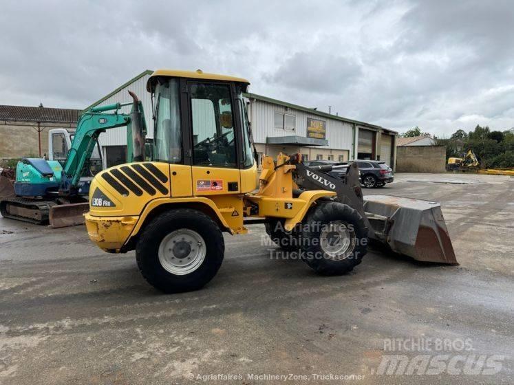 Volvo L 30 B 轮式装载机