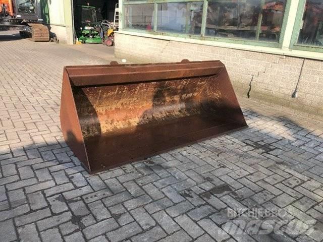 Manitou Bak 挖斗
