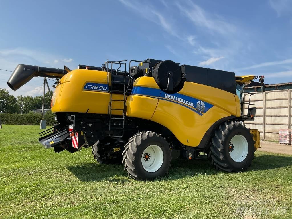 New Holland CX 8.90 联合收割机